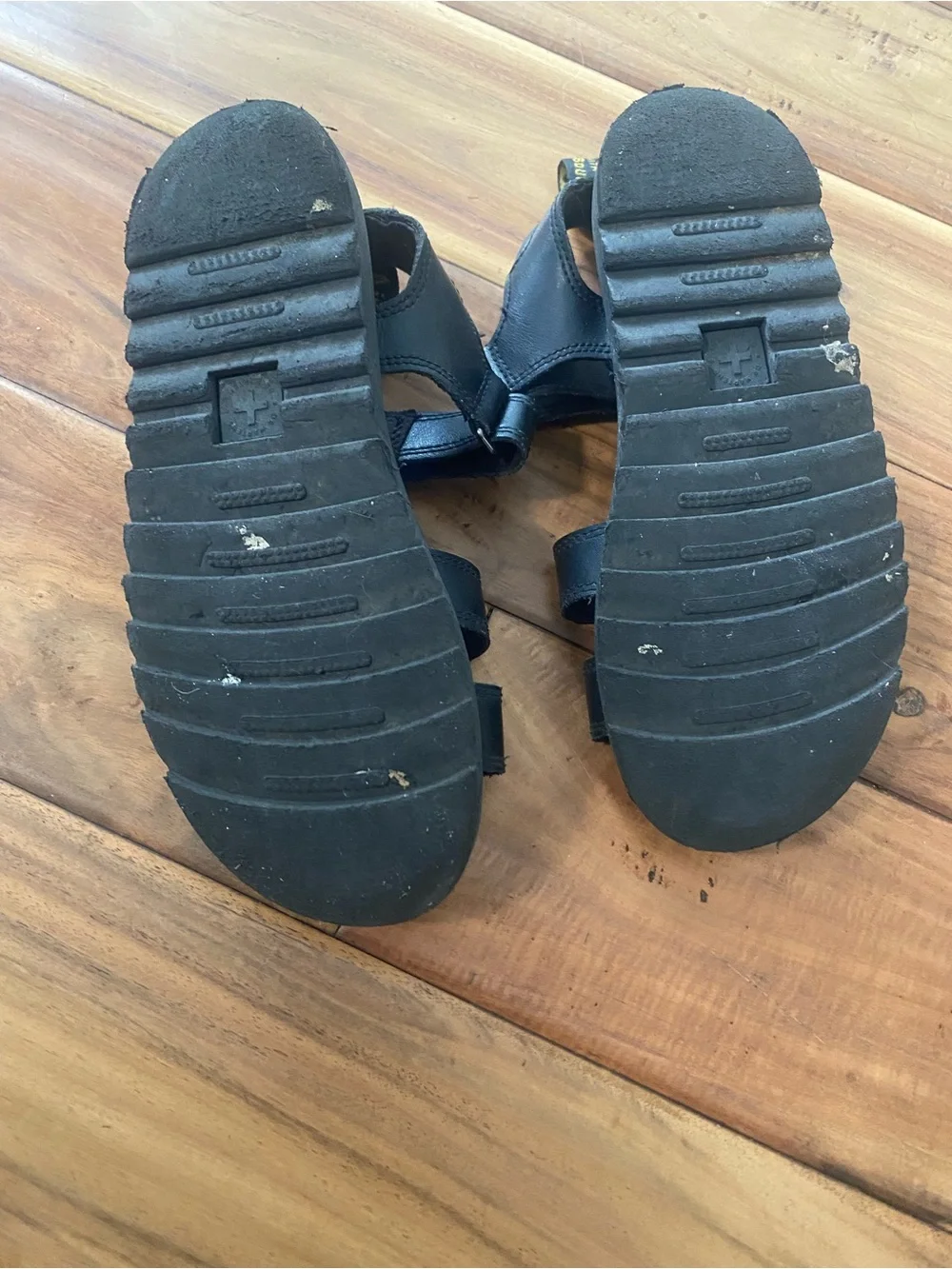Youth Dr Martens Klaire sandals